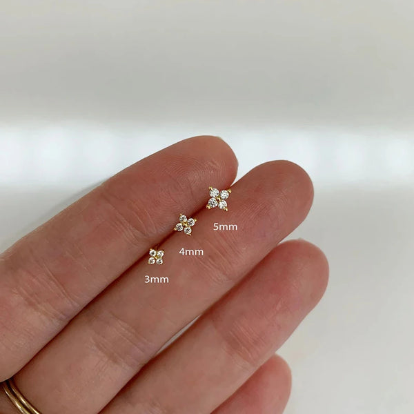 Goldene Blumen Ohrstecker mit Zirkonia – Elegant & Trendy