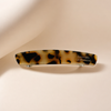 Dorée Wide Spring Clip in Leopard hell – Stil-Aufnahme koreanisches Design | Vefash