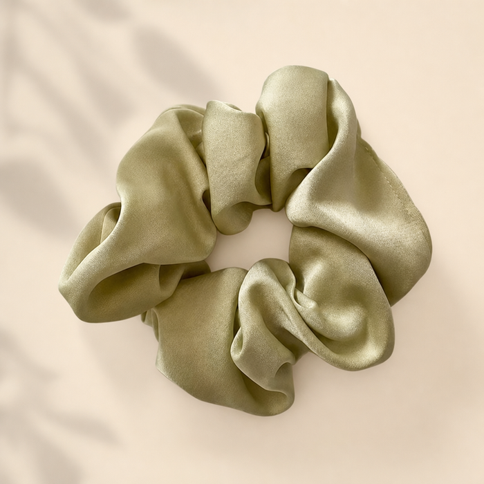Cow Print Scrunchie von vefash – Scrunchies, Seitenansicht 4