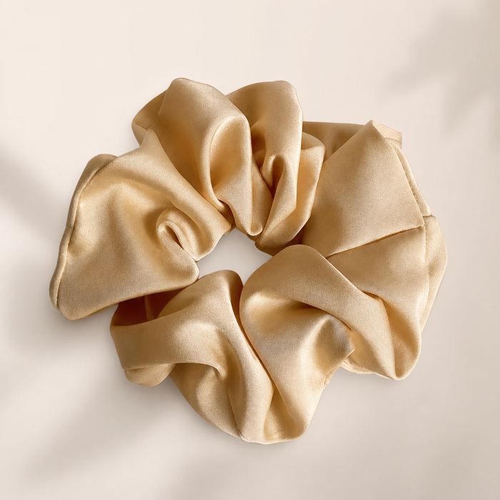 Cow Print Scrunchie von vefash – Scrunchies, Trageansicht 11
