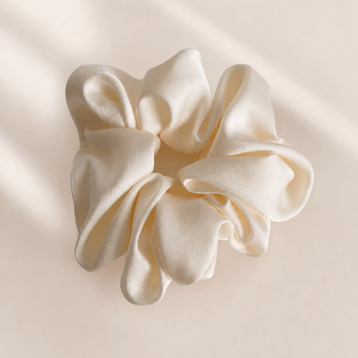 Cow Print Scrunchie von vefash – Scrunchies, Stylingdetail 14
