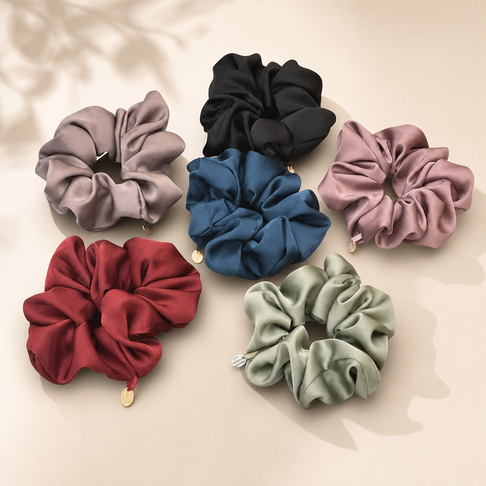 Satin Scrunchie Black von vefash – Scrunchies, Produktansicht 1