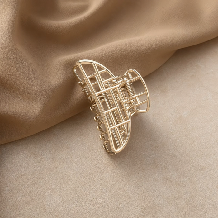 💛 Golden Heart Hair Clip – Minimalist Hair Claw Clip with Strong Hold ✨