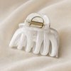 🤍 Large acetate hair clip – Elegant ink-blend design with a strong hold ✨