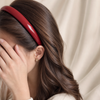 Cuir Leather Headband in Creme – Lifestyle Haarstyling Aufnahme | Vefash