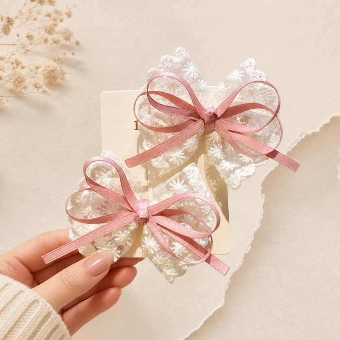 Dentelle Bow Hair Clip Set in Rosa – Flat Lay Produktfoto | Vefash