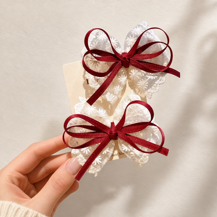 Dentelle Bow Hair Clip Set in Weinrot – Lifestyle Haarstyling Aufnahme | Vefash